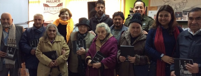 Adultos mayores de Paillaco presentaron libro con relatos de su niñez y juventud en el siglo XX